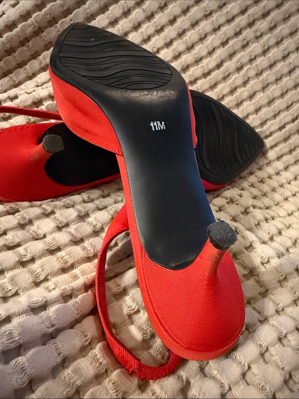 11 Red Slingback Kitten Heel Pumps with Bow Accent - Picture 7 of 7